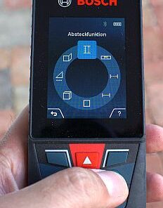 Lựa chọn các chức năng thông qua một chức năng quay trên màn hình. Các cài đặt sử dụng logic hoạt động tương tự.